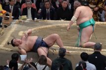 新横綱・豊昇龍が途中休場の舞台裏 3個目の「金星配給」で相撲協会に早くも年72万円の褒賞金支払いの負担増が発生していた